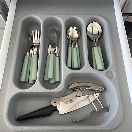 Rénové équipé, Centre Ville, Proche De La Gare Et Commerce *