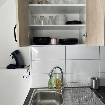 Renove Equipe, Centre Ville, Proche De La Gare Et Commerce *