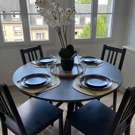 Renove Equipe, Centre Ville, Proche De La Gare Et Commerce