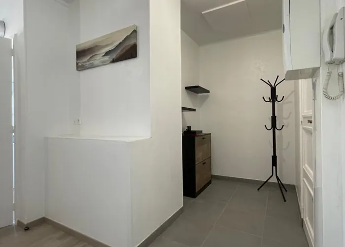 Renove Equipe, Centre Ville, Proche De La Gare Et Commerce *