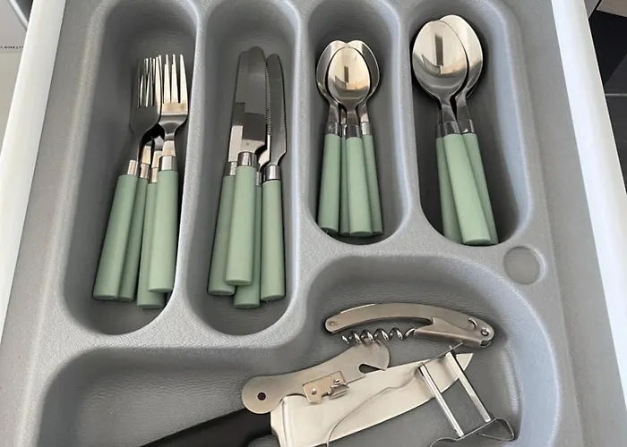 Renove Equipe, Centre Ville, Proche De La Gare Et Commerce *