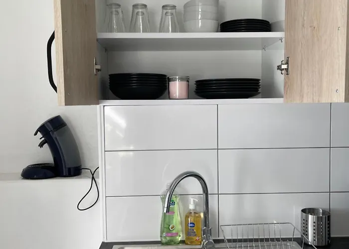 Renove Equipe, Centre Ville, Proche De La Gare Et Commerce *