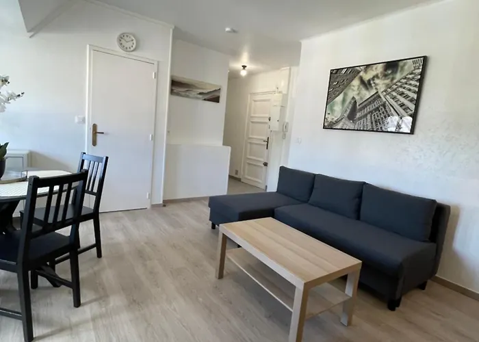 Apartament Renove Equipe, Centre Ville, Proche De La Gare Et Commerce Flers (Orne)