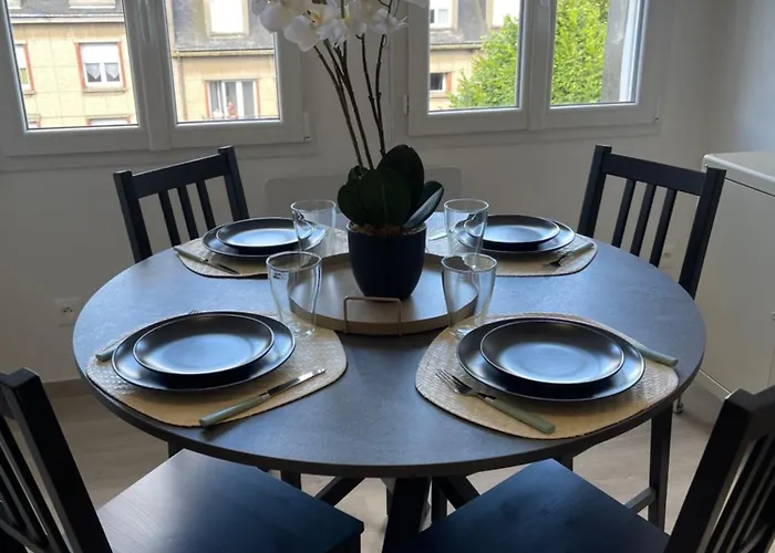 Renove Equipe, Centre Ville, Proche De La Gare Et Commerce